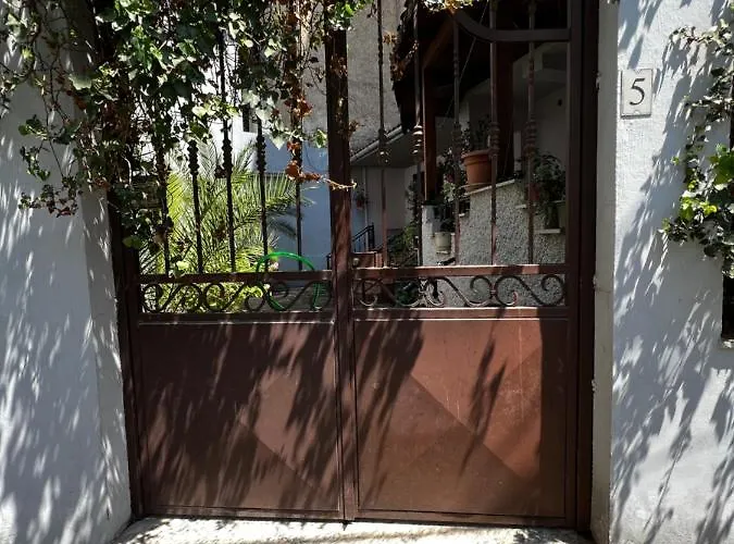 Grand Veranda